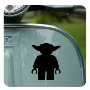 Pegatina YODA. Vinilo de alta calidad, soporta perfectamente la intemperie, apto incluso para náutica. Pégala donde quieras, un 