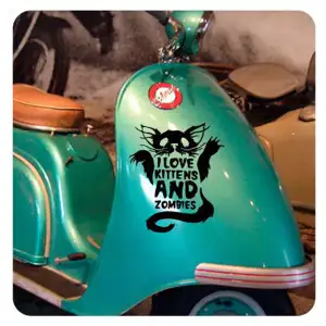 Autocollant Love Kittens and Zombies