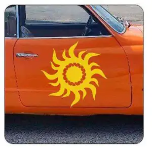 Pegatina SOL TRIBAL. Vinilo de alta calidad, soporta perfectamente la intemperie, apto incluso para náutica. Pégala donde quiera