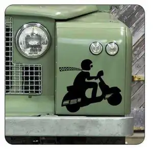 Pegatina Vespa. Vinilo de alta calidad, soporta perfectamente la intemperie, apto incluso para náutica. Pégala donde quieras, un